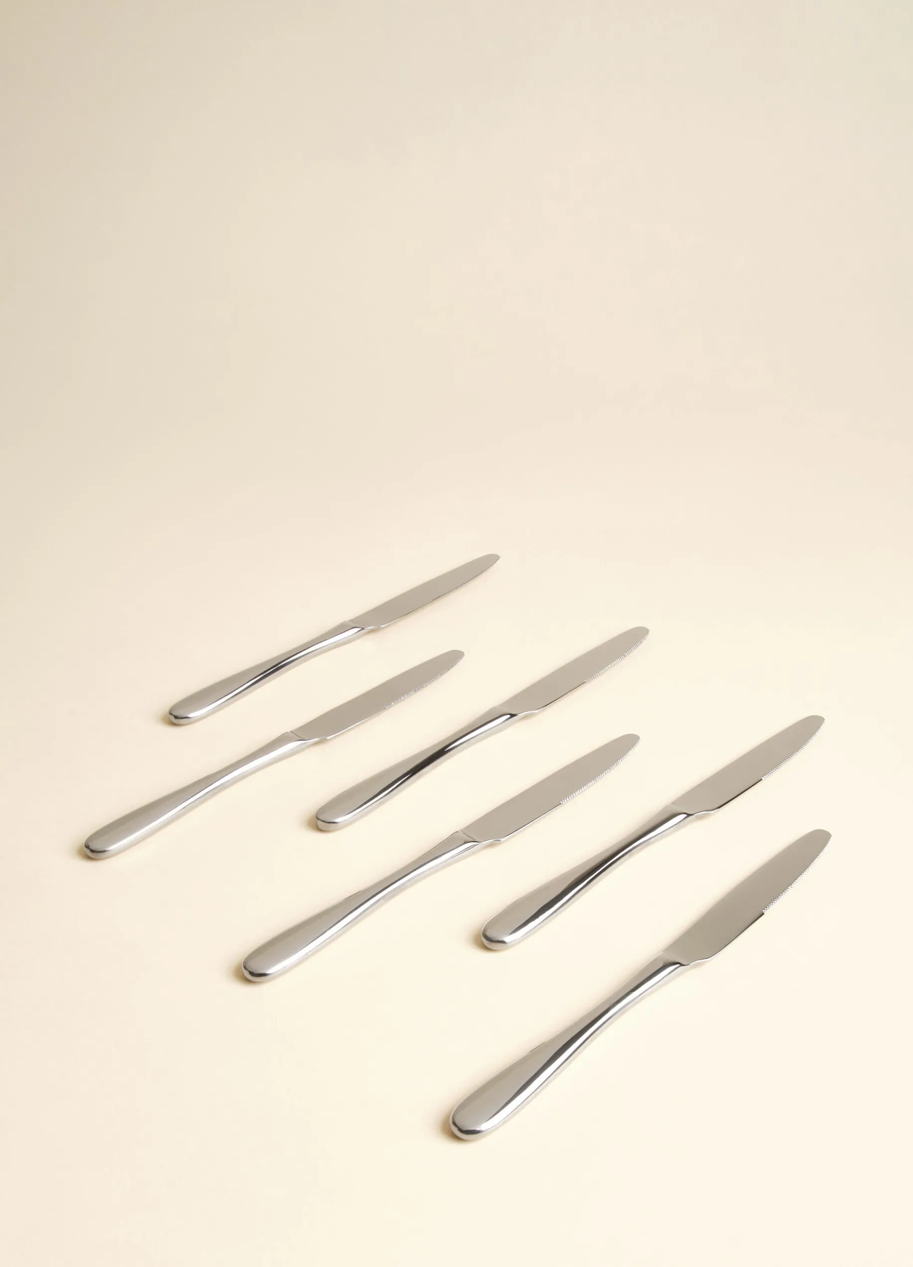 Coltello da tavola in acciaio