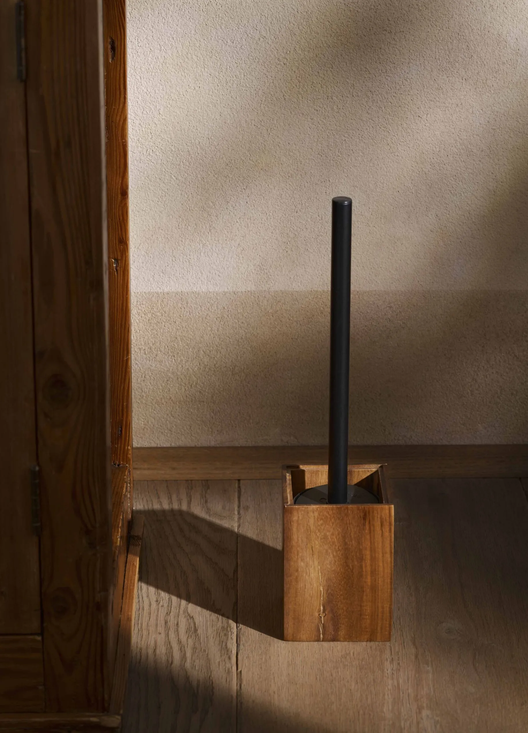 Contenitore scopino in legno di acacia