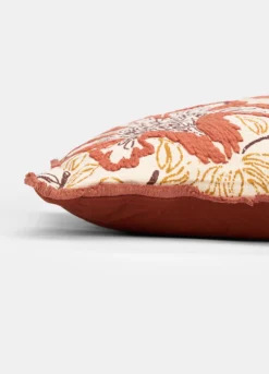 Cuscino imbottito con orlo