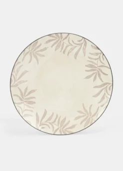 Piatto piano in ceramica con foglie