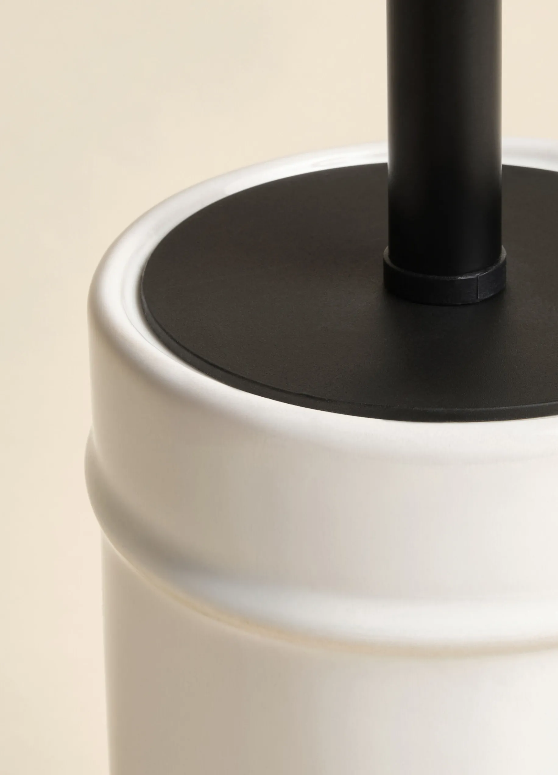 Portascopino in ceramica