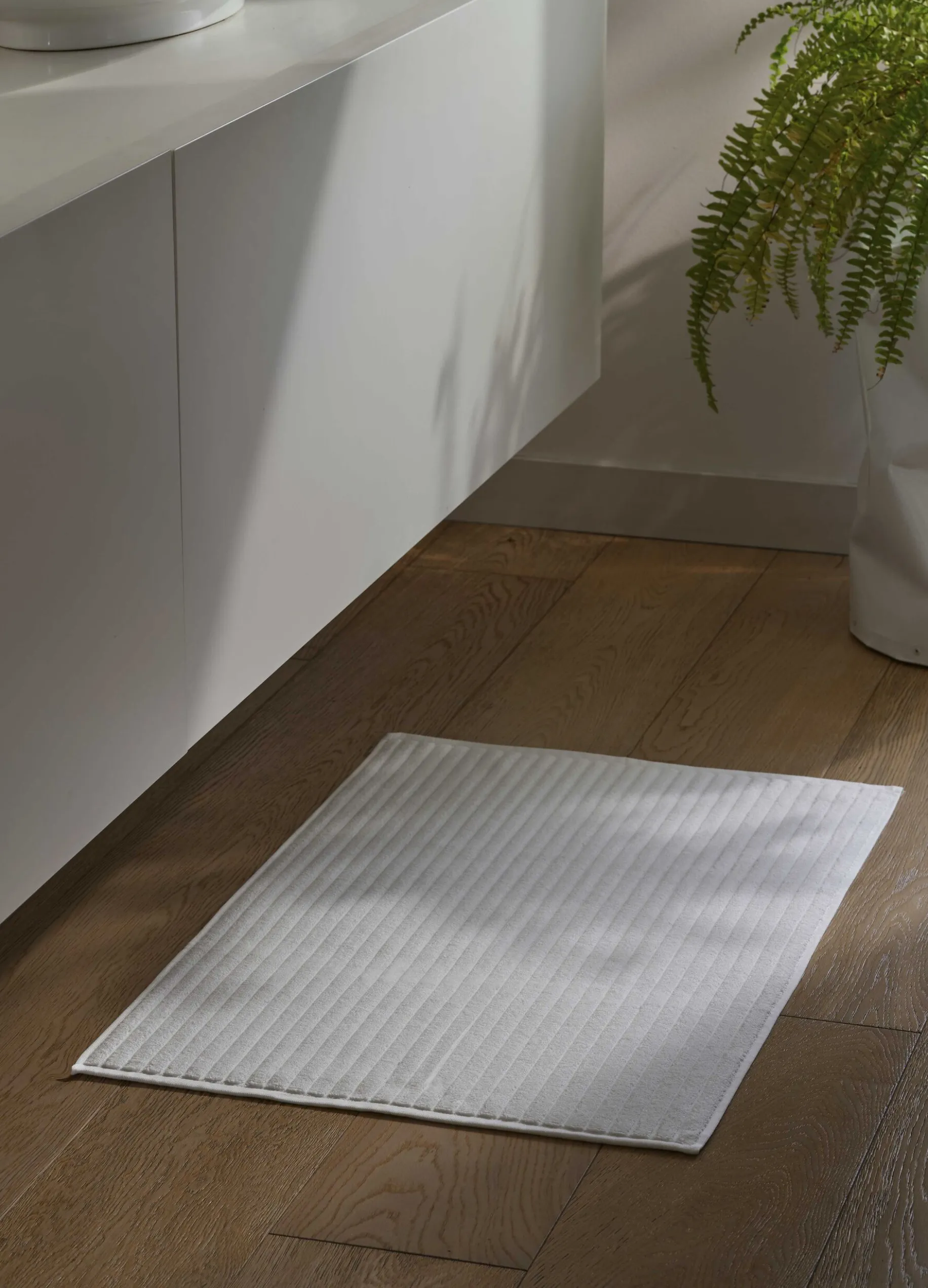 Tappeto in puro cotone jacquard a righe Made in Portugal